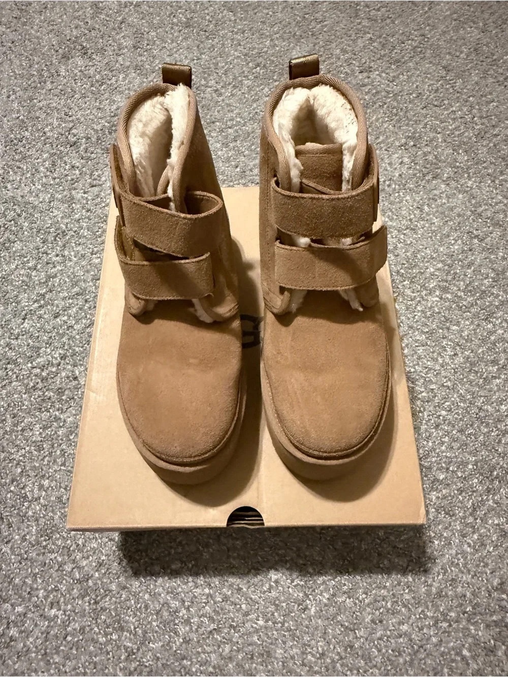 Ugg Chestnut platform size 7
